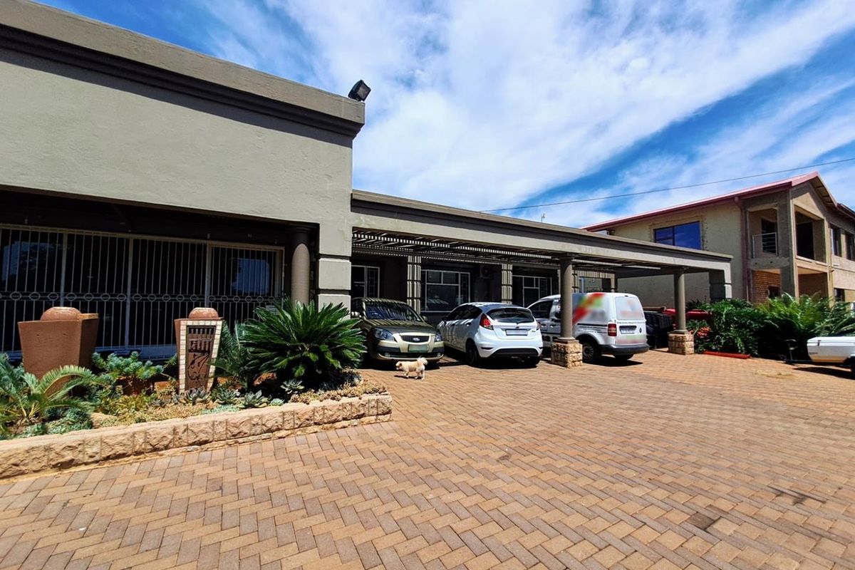 Integrated Living and Business on Zambezi Drive - Photo 3