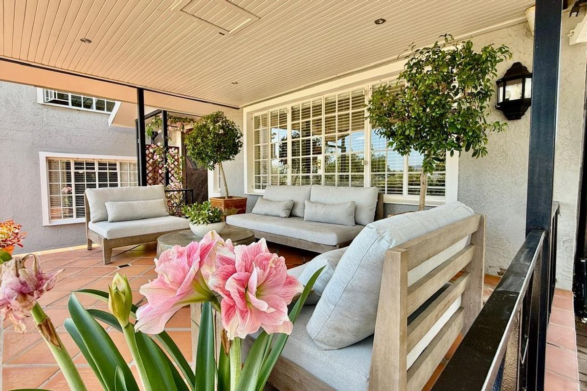 OLYMPIA - CLOSE TO ALL AMENITIES - NS5 995 000 - Photo 2