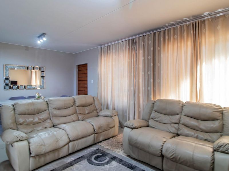 The Perfect Money Can Buy Townhouse - Photo 7