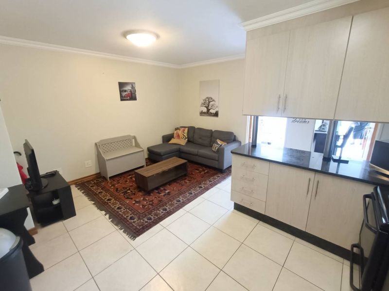 THIS FULLY FURNISHED APARTMENT IS FOR SALE IN HILLCREST!!! - Photo 3