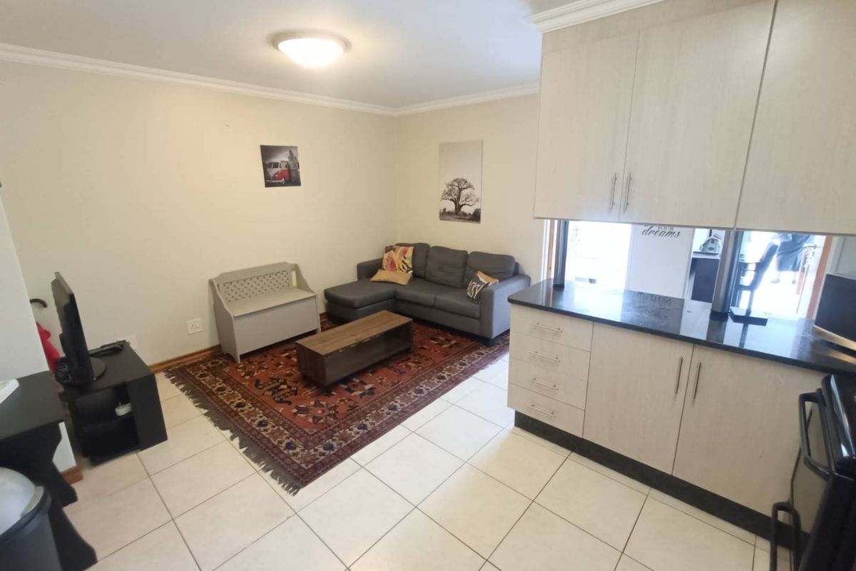 THIS FULLY FURNISHED APARTMENT IS FOR SALE IN HILLCREST!!! - Photo 3