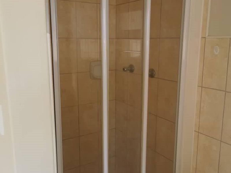 Neat 2x Flats on one Erf For Sale - Oshakati East - Photo 10