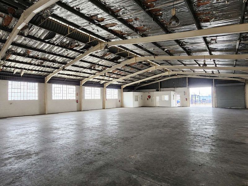 940m2 Prime Factory with Yard & Superlink Access | Westmead - Photo 6