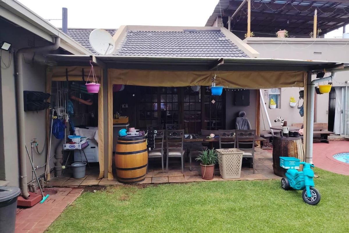 Energy-efficient Home For Sale in Vanderbijlpark SE6 - Photo 4