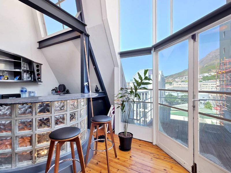 Trendy Loft-Style Studio | Airbnb Friendly - Photo 8