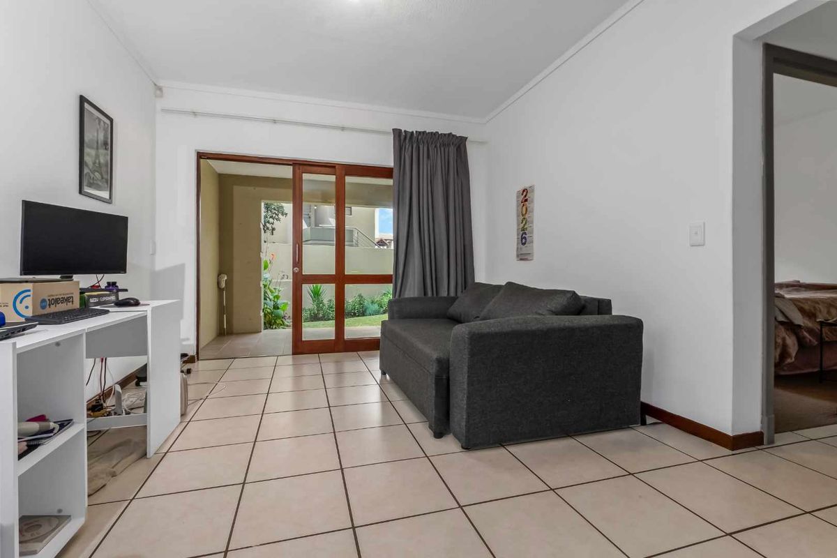 Superb 1 Bedroom, 1 Bathroom Garden Apartment For Sale in Broadacres - Photo 2