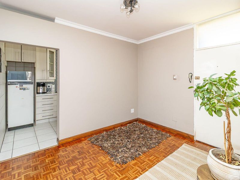 Stylishly Upgraded. Perfectly Positioned! - Photo 4