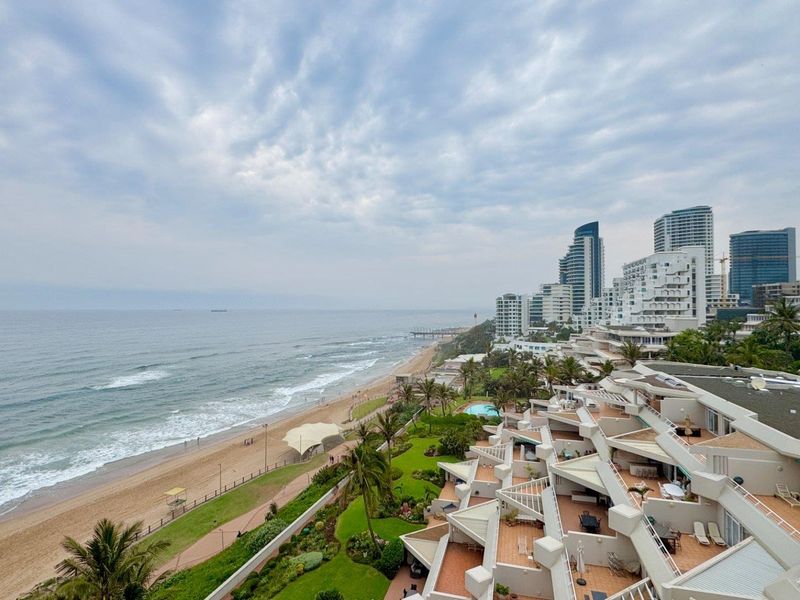 Exclusive Coastal Luxury - Photo 2