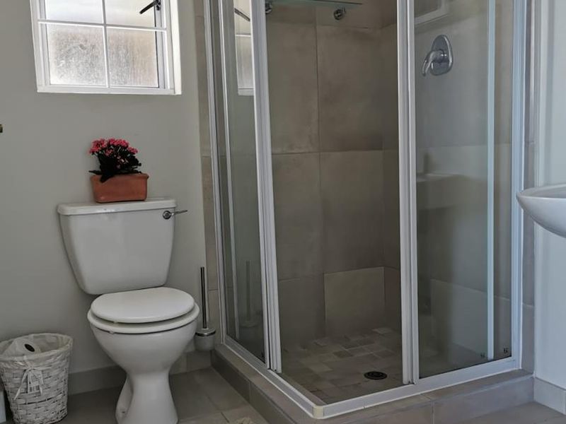 1 Fully furnished bedroom with en-suite in a house to rent - Photo 8