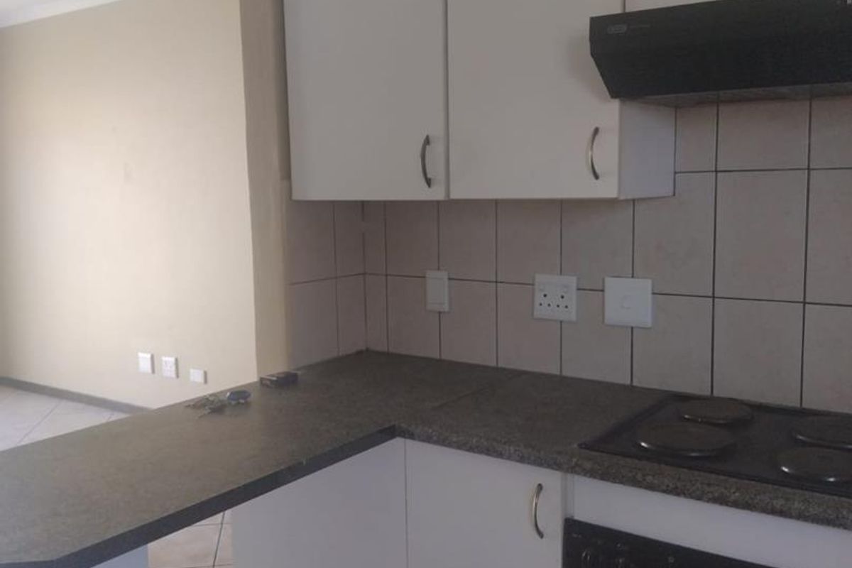 Ground floor unit ready to move in. - Photo 4