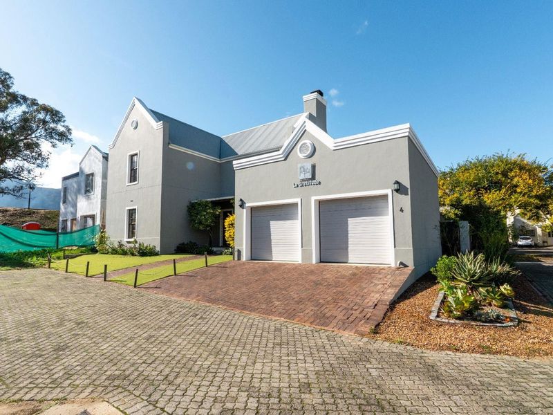 Elegant Furnished 3/4 Bedroom Home with Plunge Pool in the Heart of Franschhoek - Photo 1