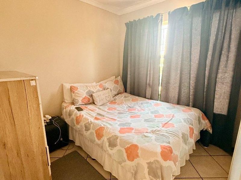 2 Bedroom Townhouse for sale - Photo 7