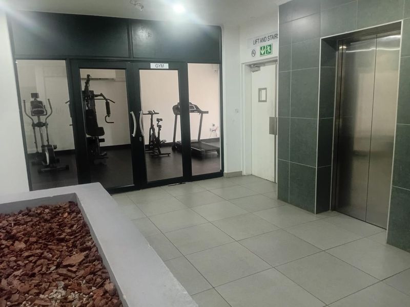 Stylish 2 bedroom 2 bathroom apartment - 1 small dog allowed - Photo 6