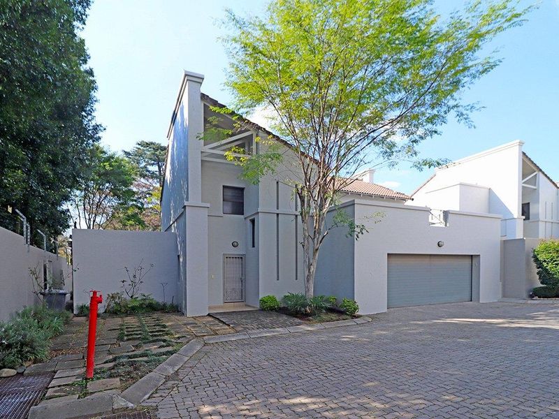 Stylish 3 Bedroom Townhouse with Pool in Sought After Waverley Gate - Photo 3