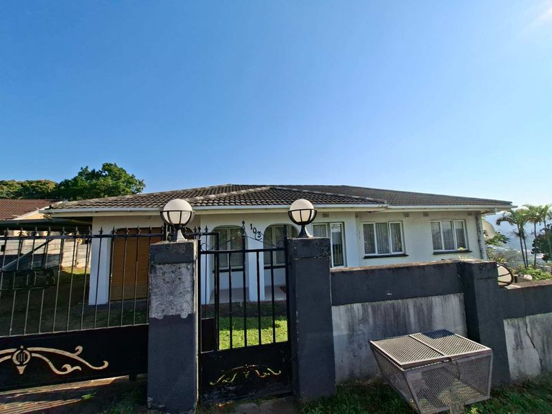 3 Bedroom house with flatlet in a tranquil Shall Cross Suburb - Photo 2