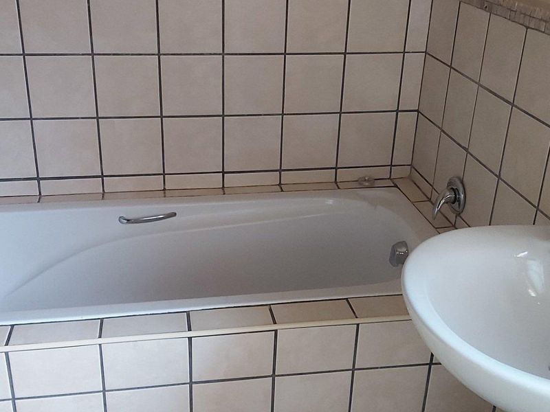 Duplex Townhouse For Sale - Photo 9