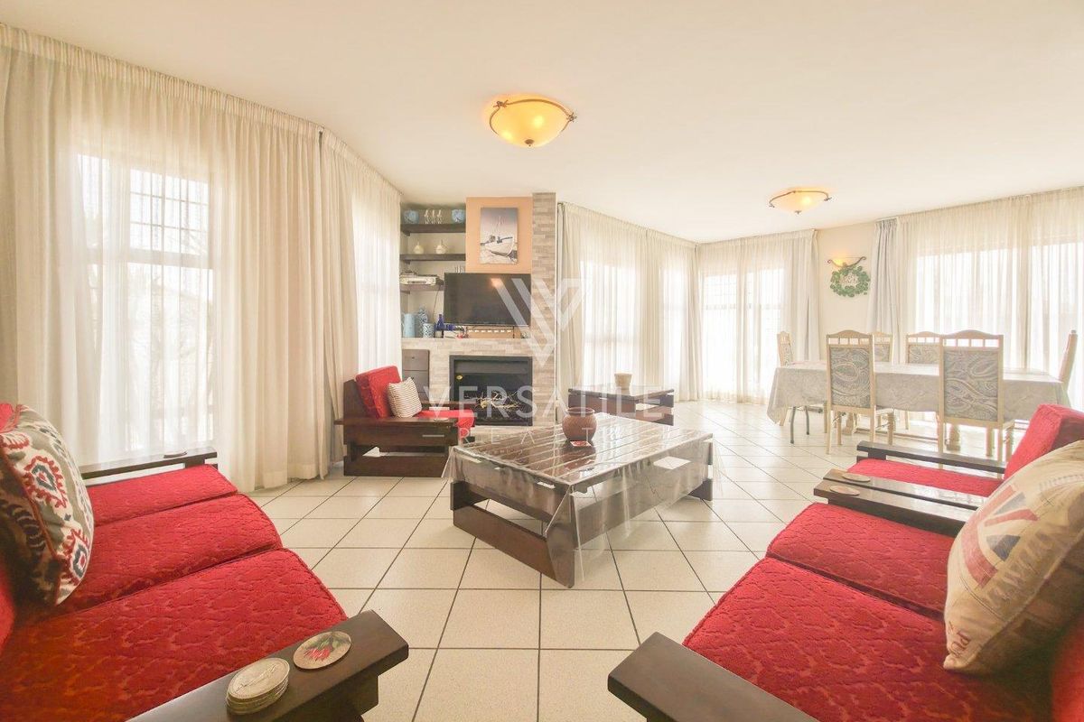 Lock-Up-and-Go Sectional Title in the Heart of Town - Photo 2