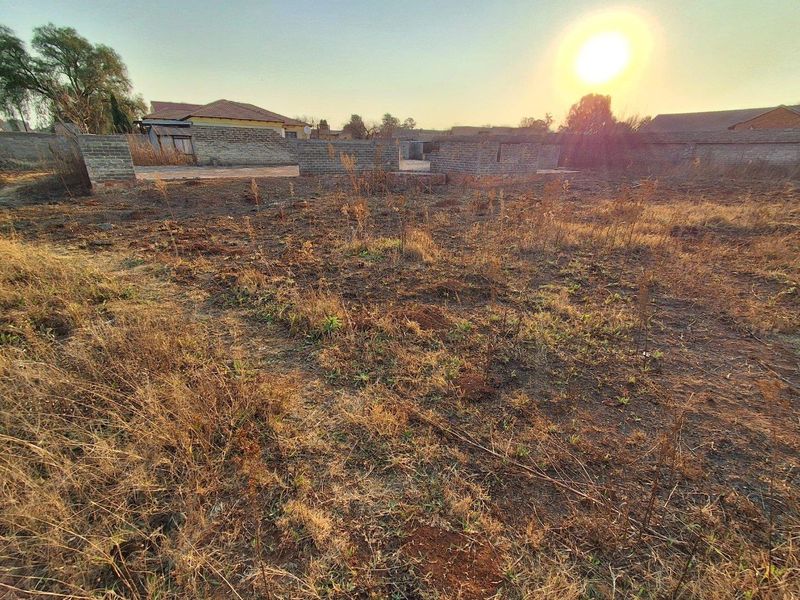 Bargain! 1283 Square Meter Vacant Land with Perimeter Walls - Photo 9