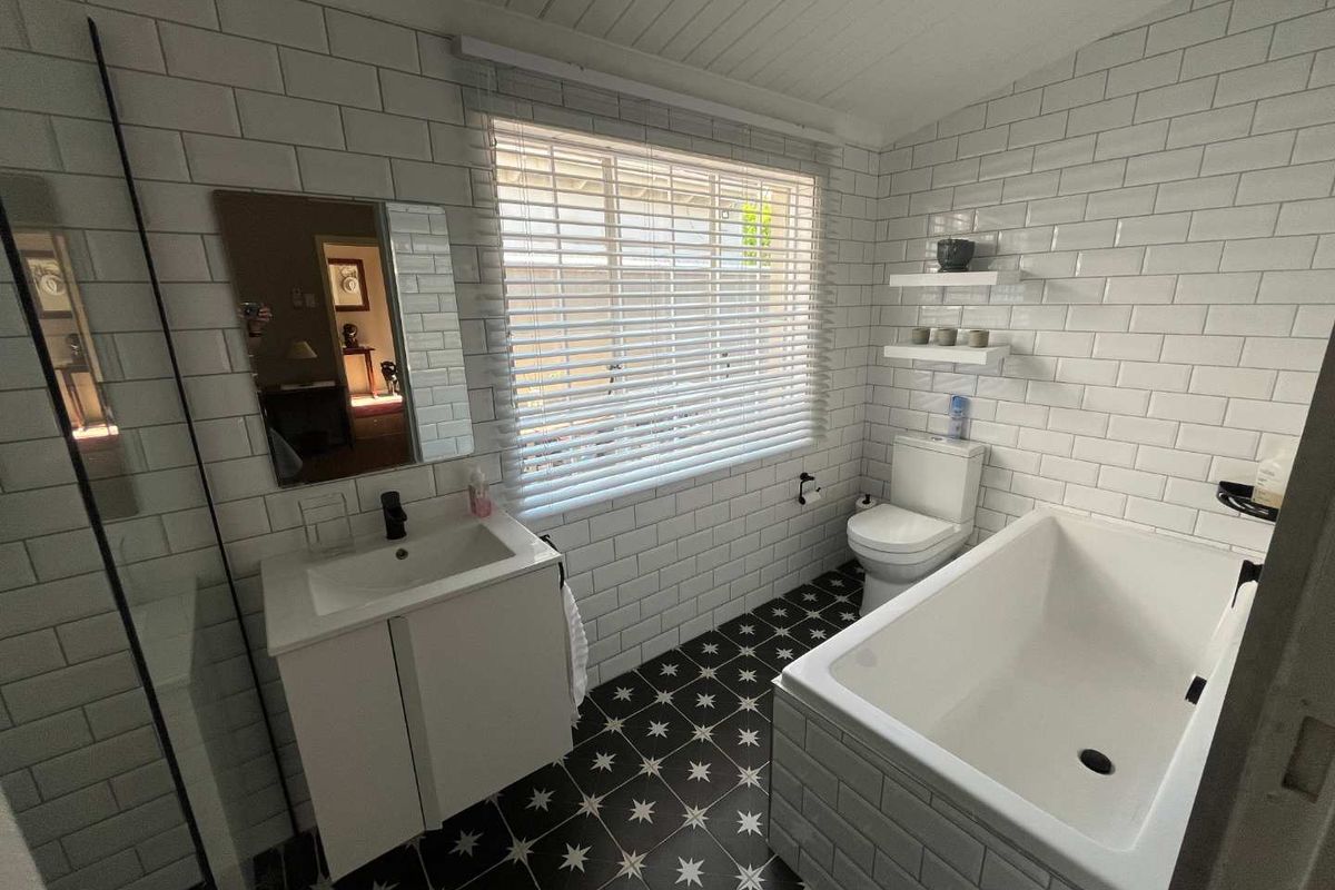 Charming Riverfront Home with Breathtaking Views - Photo 4