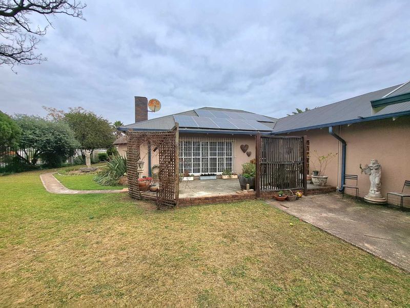 4 Bedroom Home for Sale in Cinderella - Photo 1