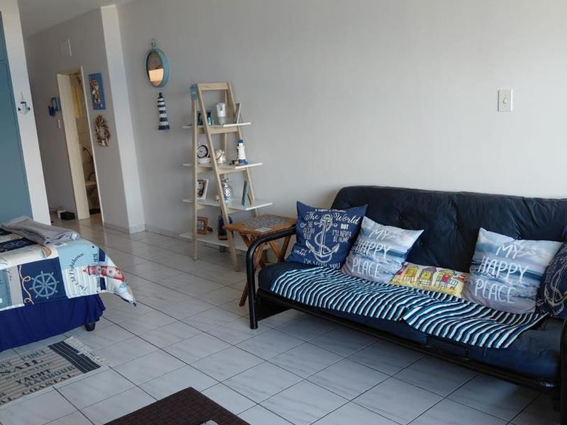 Studio/ bachelor apartment with stunning sea views. - Photo 2