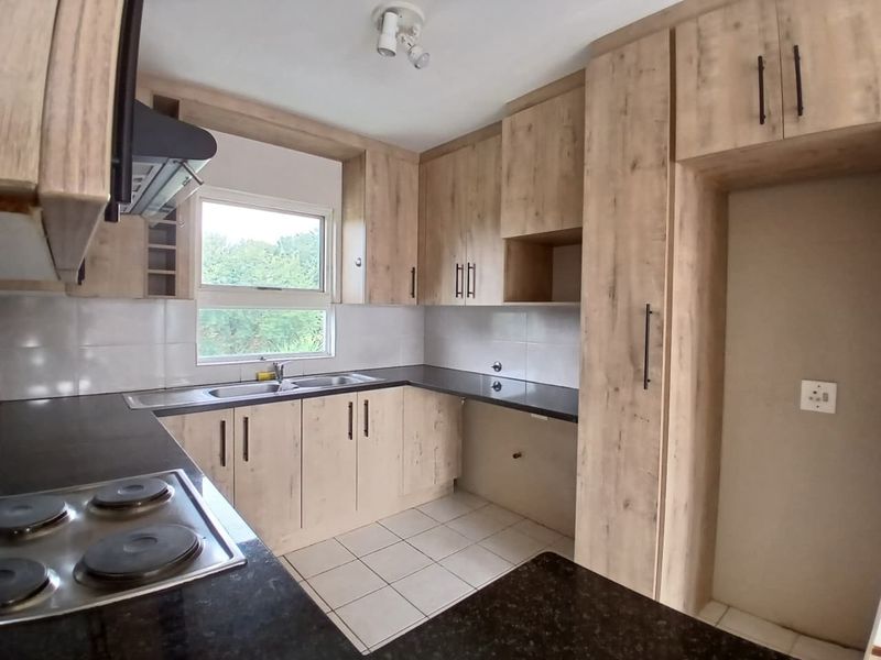 Charming 2-Bedroom Home with Modern Amenities - Photo 3