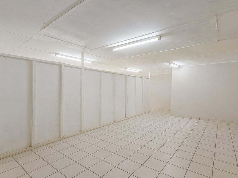 Prime Commercial Space to Rent – 76sqm | Ideal Location | Your Blank Canvas Awaits - Photo 5