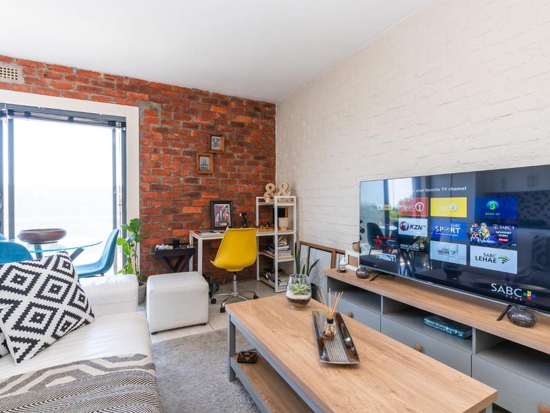 Neat One Bedroom Apartment, Move-In Ready! - Photo 8