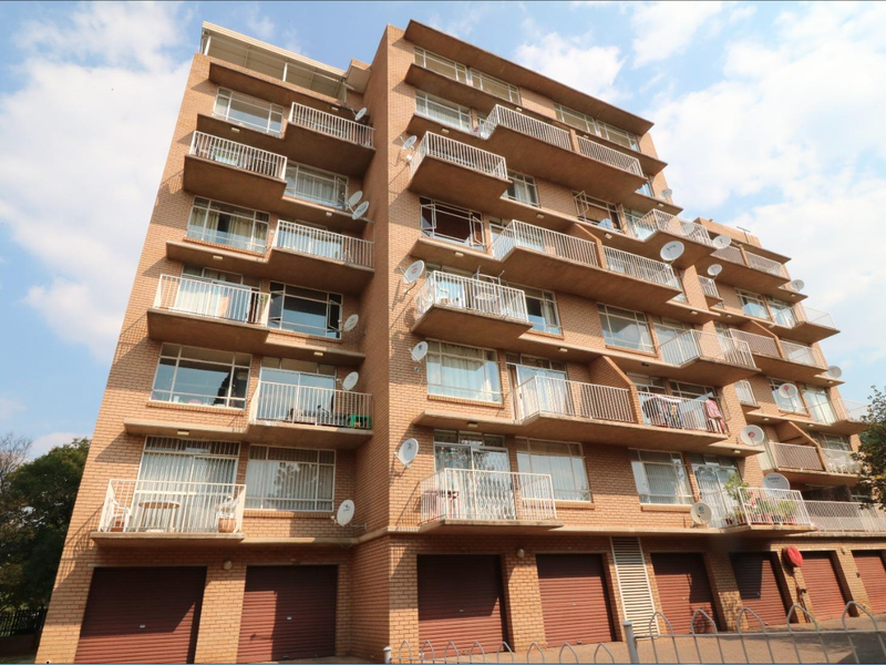 1,5 BEDROOM FLAT FOR SALE IN CONSTANTIA PARK, Pretoria East - Photo 4