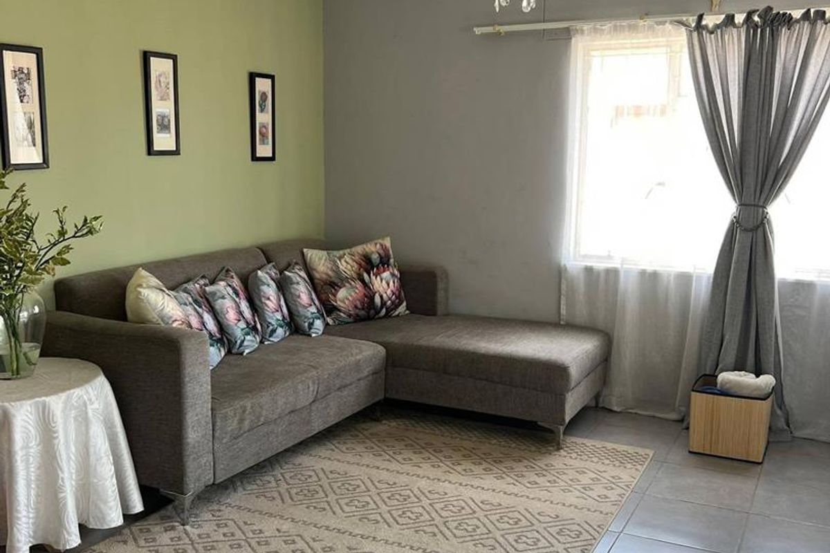 Charming Family Home with Conversion Potential! - Photo 5