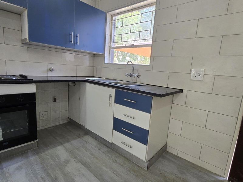 2 Bedroom Townhouse for Rent New Redruth Alberton - Photo 4