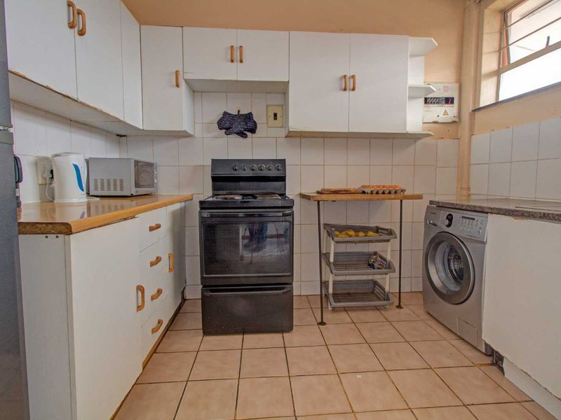 Generous Space ,Your New Home Awaits - Photo 10