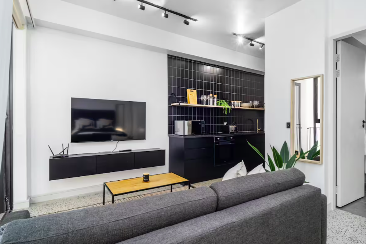 Stylish Studio Apartment in the Heart of Cape Town - Photo 4
