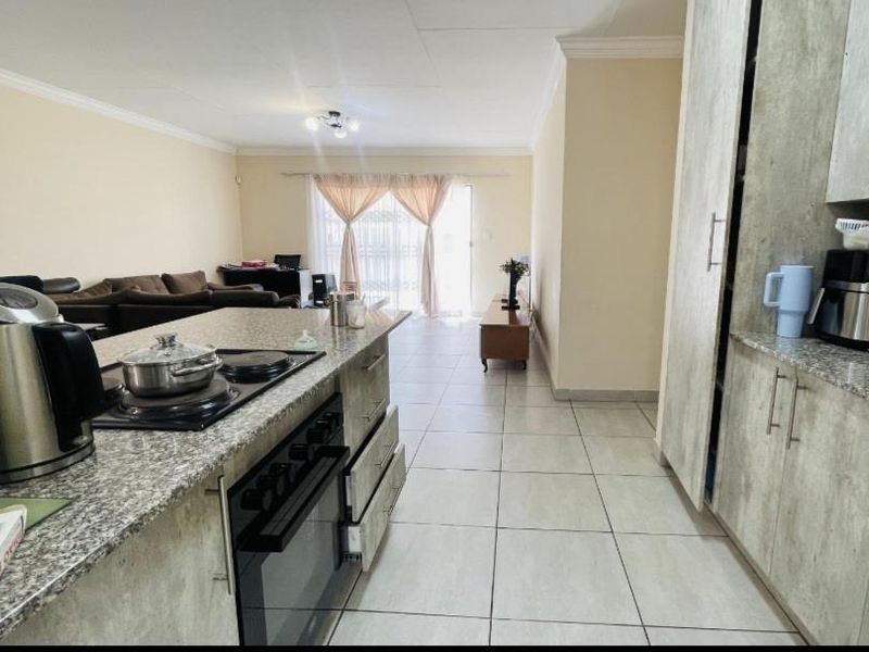 Luxury Living - Photo 6