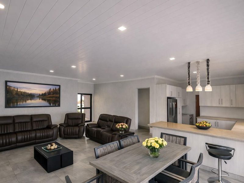 Modern 3-Bedroom Duet for Sale in Dana bay - Photo 2