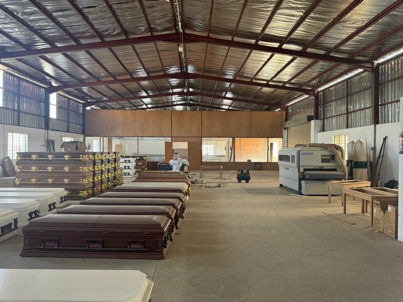 BRAKWATER PROPERTY FOR SALE - A MUST SEE - Photo 9