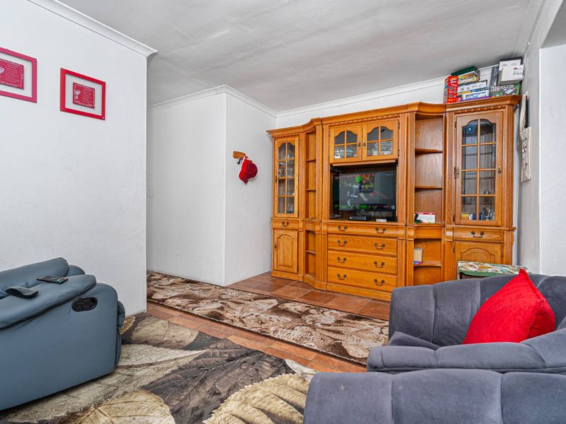 Dreaam Home in Rondebosch East - R3.25m - Photo 9