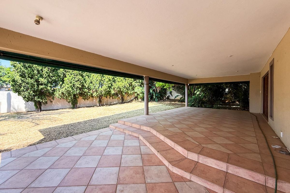 Elevate Legacy: Tuscan Majesty in Waterkloof's Secure Sanctuary. - Photo 4