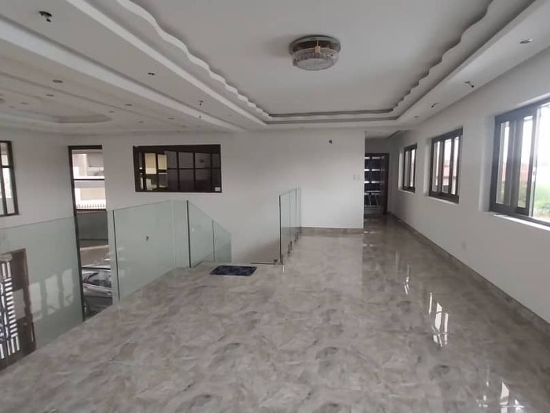 Elevate your lifestyle! Where modern design meets breathtaking views. - Photo 5