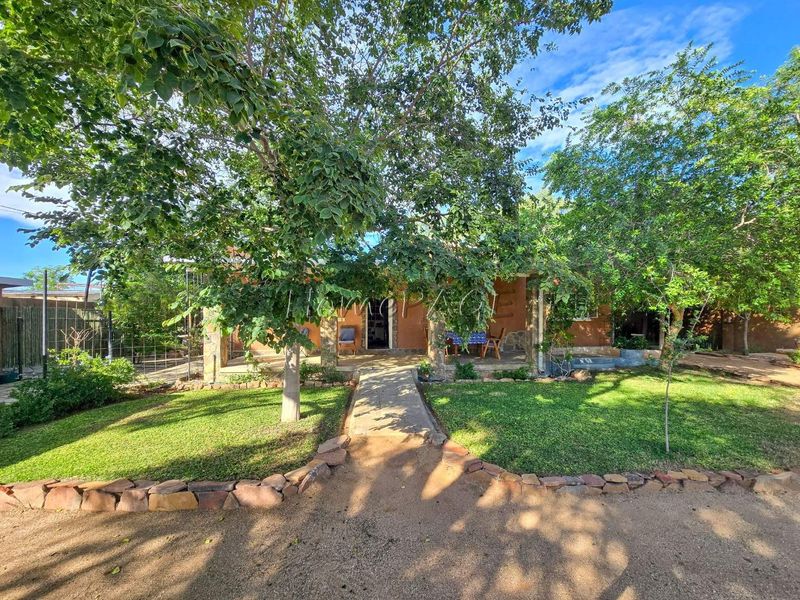 Omaruru:  Quaint Cottage Style 3 Bedr home is for sale - Photo 5