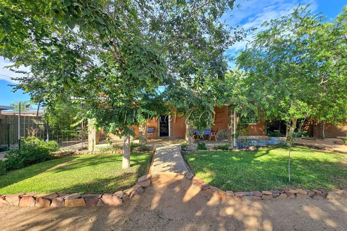 Omaruru:  Quaint Cottage Style 3 Bedr home is for sale - Photo 5