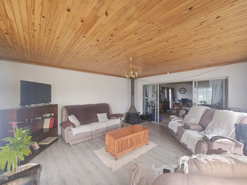 Spacious Four-Bedroom Home with Income Potential and Flatlets - Photo 2