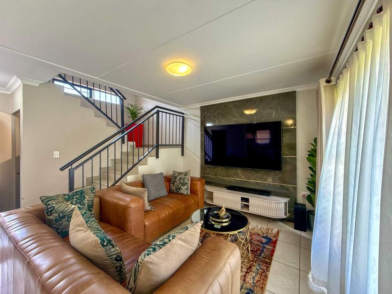 Modern 3-Bedroom Townhouse in Zambezi Manor Lifestyle Estate - Photo 5