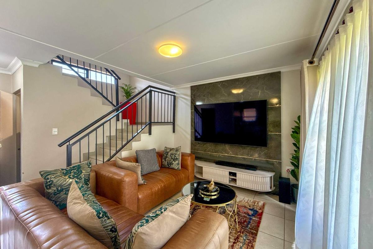 Modern 3-Bedroom Townhouse in Zambezi Manor Lifestyle Estate - Photo 5