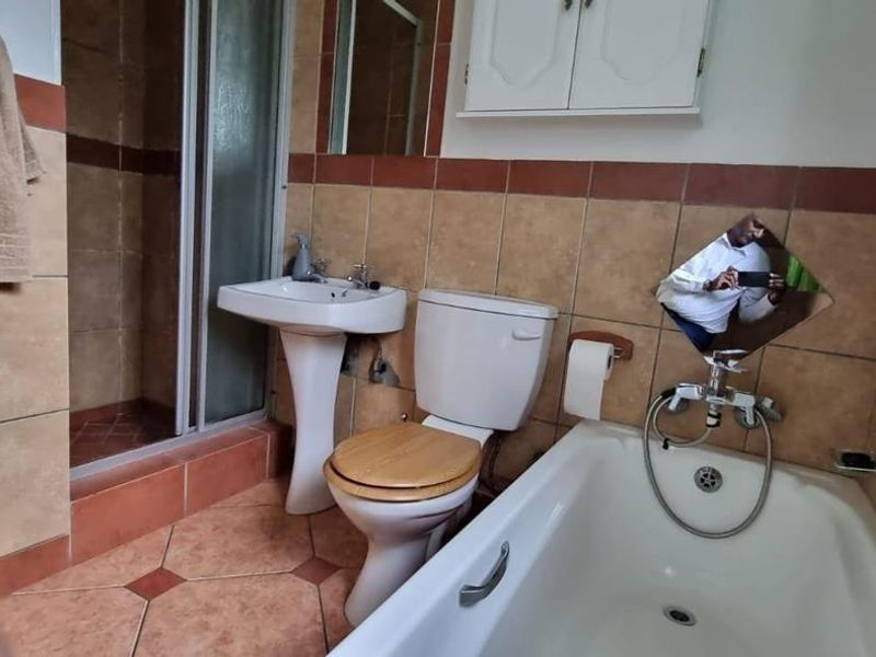 3 Bedroom Apartment for sale in Verwoerdpark - Photo 8