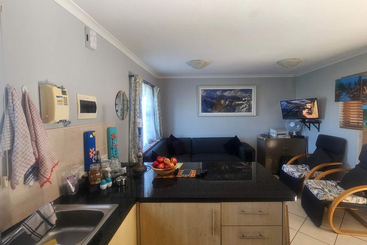 Invest smart: Easy rental, low fees & great location - Photo 4