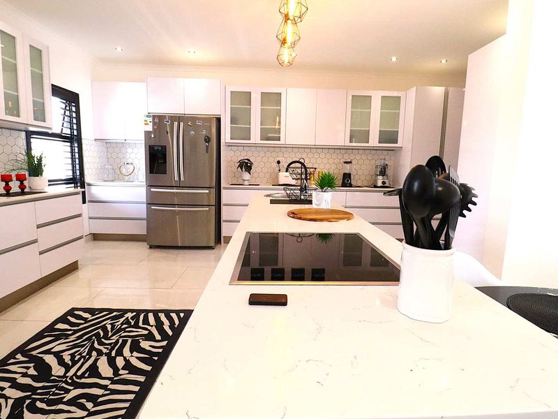 3-Bedroom Beach House with Flat for sale in Swakopmund, Namibia - Photo 8