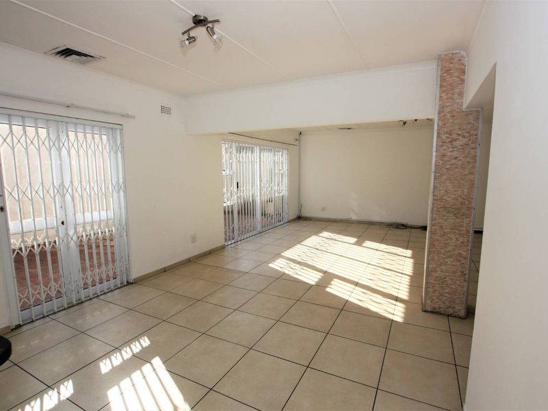 Hendra Estates - Large Family Home With Flatlet For Rent In Prime Umhlanga - Photo 5