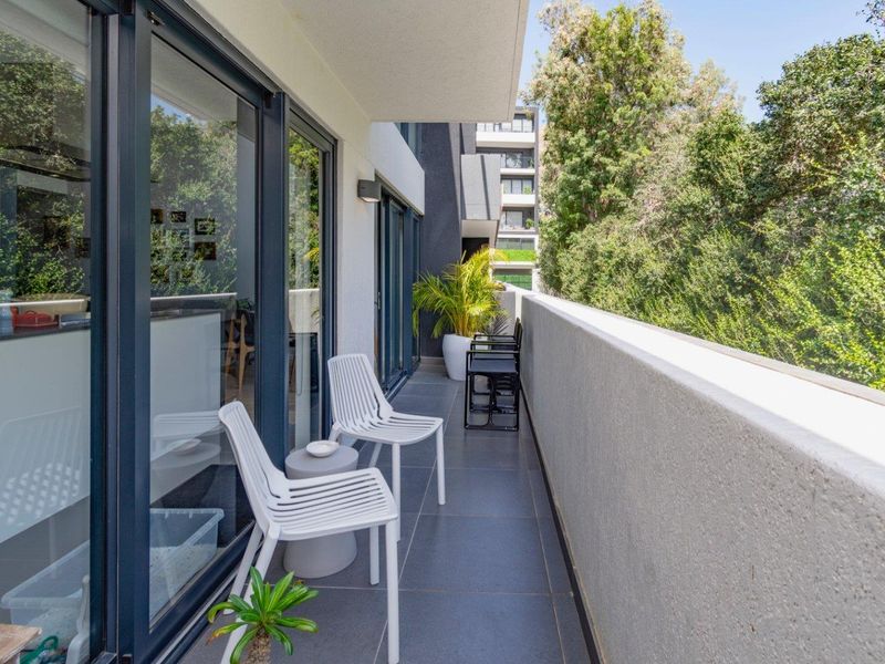 Sea Point Stunner - Airbnb Gold - Photo 6