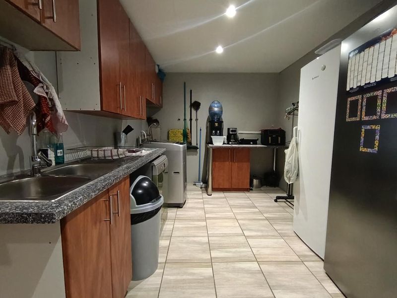 Spacious Living with Rental Income in Universitas - Photo 9